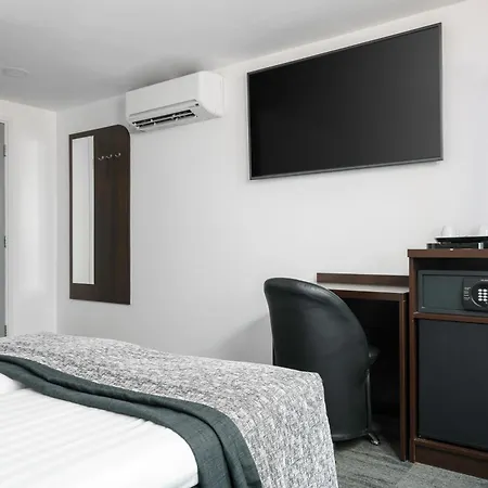 Garden Hotel 3*