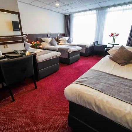 Garden Hotel 3*