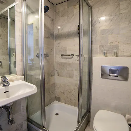 Garden Hotel 3*