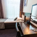 Garden Hotel 3*
